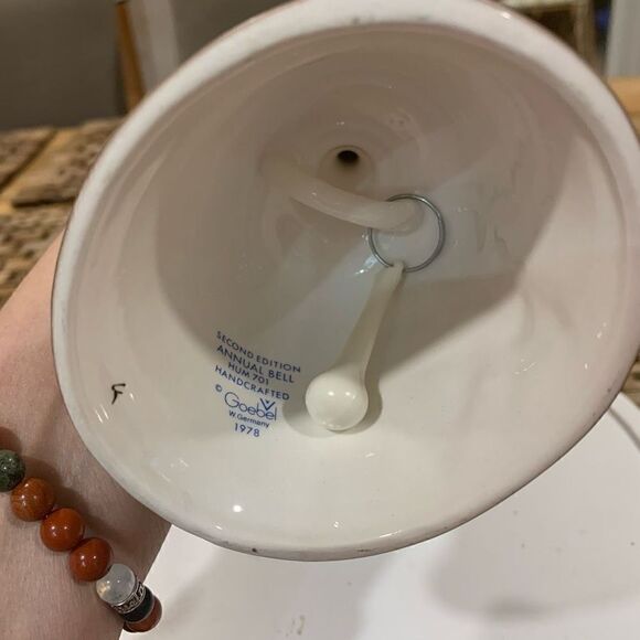 Goebbel Hummel 1979 Bell Vintage 2nd Edition Annual Bell - Picture 10 of 12